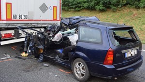 Tragický koniec pracovného týždňa. Na D2 prišiel o život 57-ročný vodič