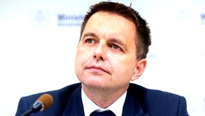 Ekonomika rastie, Kažimír sľubuje prácu