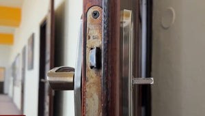 Z Česka pricestoval na svadbu: Jeho pobyt sa skončil policajným zásahom