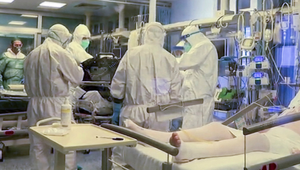 Sú prepracovaní a pracujú nad rámec svojich síl. Slovenskí zdravotníci bojujú aj v zahraničí