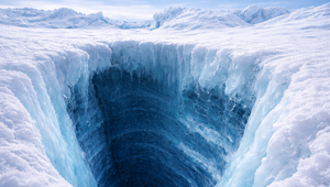 Spustili kameru do vnútra ľadovca: Výsledok im vyrazil dych