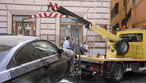 Viete, na koho sa obrátiť, ak vám škodu spôsobí vodič na nepoistenom aute?