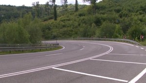 Úsek známy ako cesta smrti bude odteraz bezpečnejší. Optická brzda je riešením