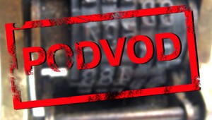 Pozor! Žena falšuje prekladateľskú pečiatku aj podpis