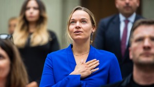 Vákuum v hlave poslankyne Tabák je obrazom slovenského voliča, vyčíta národu mladý aktivista