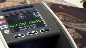 Slováci sú na vrchole bezkontaktných platieb v Európe. Začíname platiť už aj hodinkami