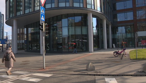 Obchodné centrum Nivy zverejnilo zábery, ktoré majú vylučovať zodpovednosť SBS za smrť muža