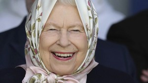 Tajomstvo dlhého života Alžbety II. odhalené? TOTO pije každý deň!