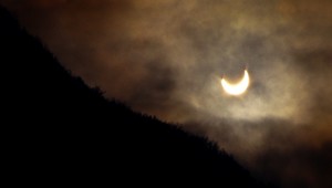 Pozor na piatkové zatmenie Slnka, môže nastať výpadok