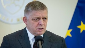 Fico odmietol demisiu ministra Ráža, žiada však odvolanie celého vedenia ZSSK