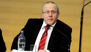 Vláda so zákonom o SIS mešká, nech predloží niečo reálne