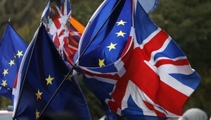 Zastavíme tvrdý Brexit - poslanci plánujú nezvyčajný krok