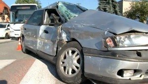 Nedala prednosť autobusu, jej syn (6) skončil v nemocnici