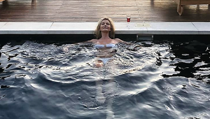 NEUVERITEĽNÉ telo! Modelka má 54 rokov a vyzliekla sa donaha!