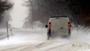 Na cestách sa tvoria snehové jazyky