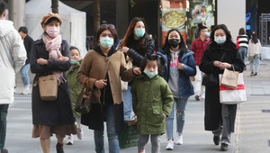 Koronavírus zabil 300 ľudí, prvú obeť hlásia Filipíny. Slováci, ktorí boli hospitalizovaní, už poznajú výsledky