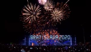 VIDEO: Slováci vítali Nový rok: Takto to vyzeralo v Bratislave a Košiciach