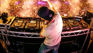 DJ Avicii (✝28) sa bál fanúšikov, strach riešil alkoholom