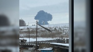 Pád vojenského transportného lietadla v Rusku: Na palube bolo vyše 70 ľudí