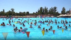 Odradil prípad s amébou Slovákov od kúpania? Zisťovali sme to v prieskume