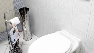 Zatknutý díler ukryl drogy v tráviacom trakte. Už 35 dní odmieta ísť na záchod