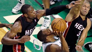 NBA: Boston zdvihol hlavu a vyrovnal sériu proti Miami