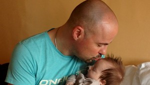 Moderátor Pinďo v slzách: Zomrel mu milovaný synček!