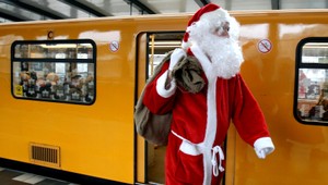 Zažili skutočný vianočný zázrak. V schránkach si našli obálky plné peňazí