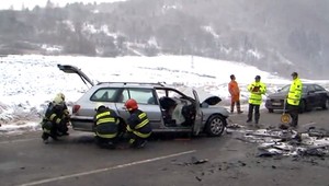 Nehoda pri Ružomberku paralyzovala dopravu, uzavreli hlavný ťah