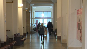 Tisícky Slovákov odchádzajú študovať do zahraničia. Štát ich chcel prilákať štipendiami