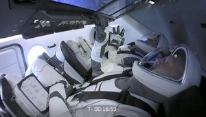 Návrat astronautov z ISS. Štvorica astronautov bola v kozme pol roka