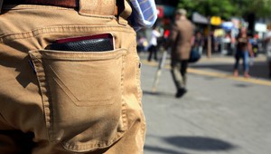 Vreckári sú čoraz agresívnejší, varuje ministerstvo. V známej turistickej destinácii je ich stále viac