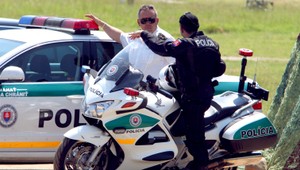 Z policajta sa stal zlodej. S kumpánmi vykrádali obchody a pošty