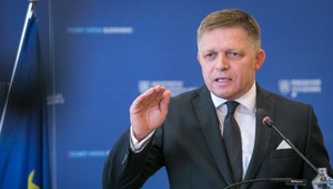 Tlačová konferencia Fica, Richtera a Kažimíra na tému Krajine sa darí