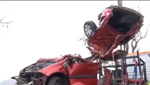 Nebezpečná jazda ich pripravila o život. Jedného z mužov odhodilo až na pole