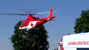 Vážna nehoda na križovatke. Pre motorkára prišiel vrtuľník