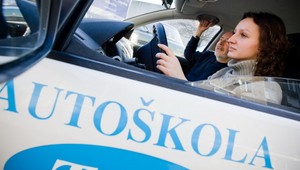 Ako to nespackať: Môže si na Slovensku spraviť vodičák cudzinec?