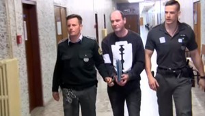 Súd s mužom, ktorý mal priateľku vyhodiť z balkóna pokračuje. Svedkovia opísali hrozivé okamihy