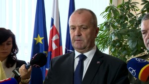 Minister Peter Gajdoš podal na poslanca Milana Krajniaka trestné oznámenie