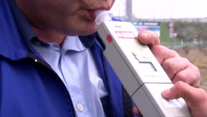 Slováci a alkohol v číslach. Takto by sme dokázali zabrániť tragédiám