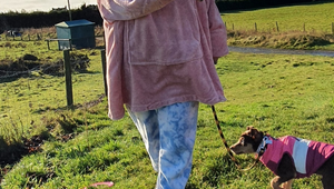 Keď ju pred školou uvidia, so strachom od nej utekajú preč: Tejto ženy sa všetky matky boja