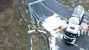 Pri nehode cisterny na Kysuciach unikli do pôdy tony formaldehydu