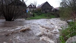 Proti povodniam ich nemá kto ochrániť. Potok nepatrí nikomu