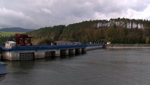 Na Oravu sa vrátila zima, ktorá vyhnala turistov. Ani obyvatelia neverili tomu, čo teplomer ukazoval