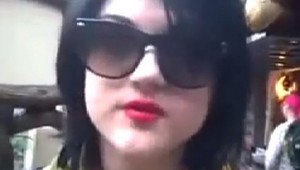 Dcéra Kurta Cobaina má za sebou spevácky debut