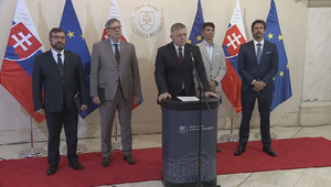 Tlačová beseda premiéra Fica: Eurokomisia začala konanie a mierový plán pre Ukrajinu