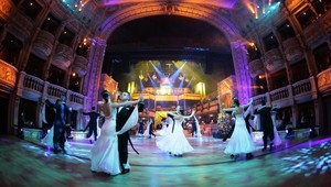 Krásne šaty, dobré jedlo i charita. Aj o tom je Ples v opere