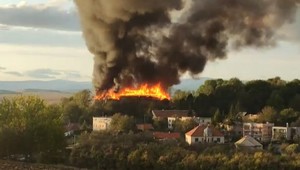 Mohutný požiar, ktorý zničil historický kaštieľ v Ožďanoch, dal zrejme veci do pohybu