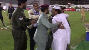 Smiešna jedenástka v 96. minúte. Šejk fackal rozhodcu!