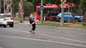 Chodci hazardéri dostávali pokuty. Prekvapujúce je, že ide často o seniorov